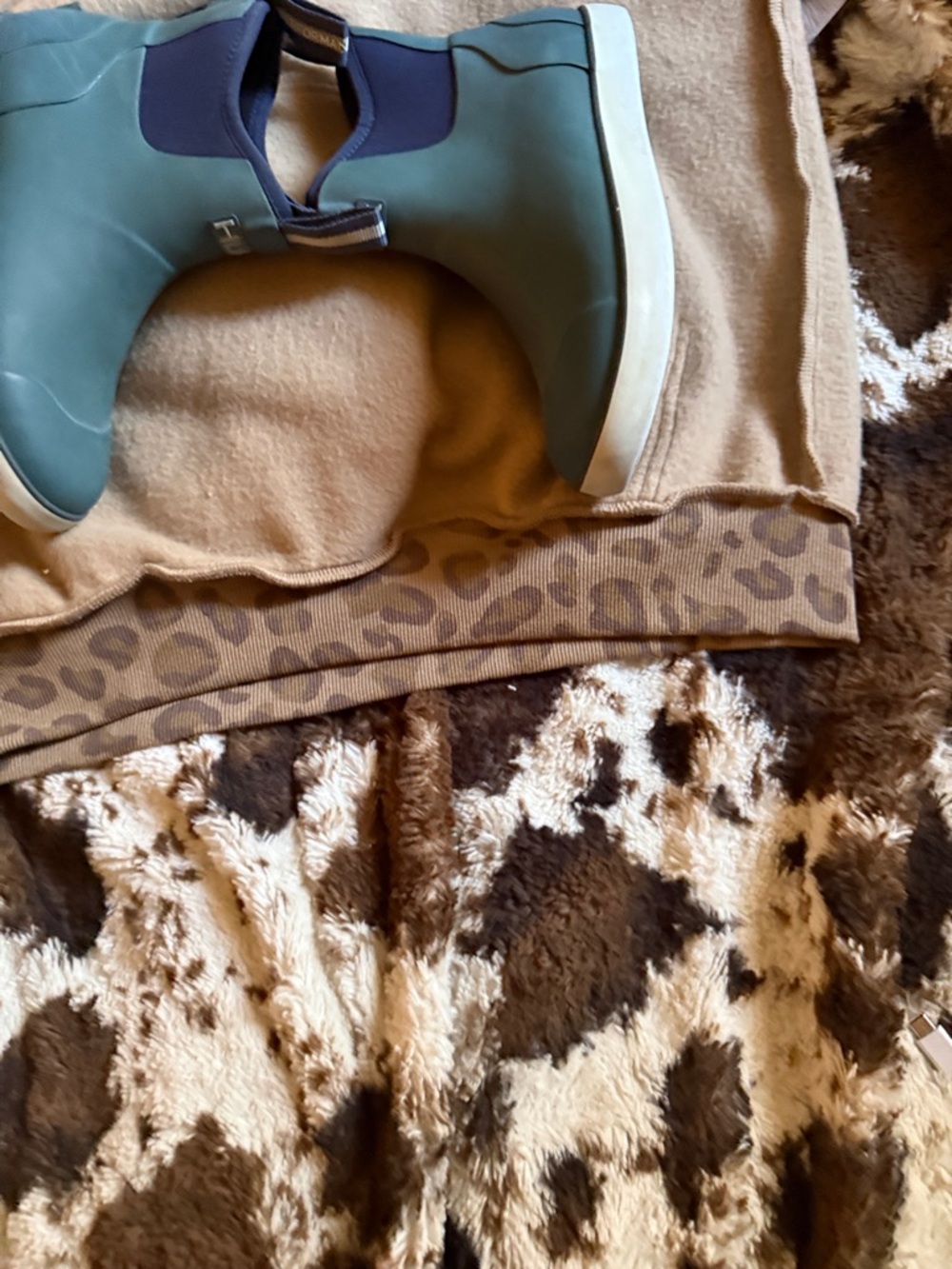 Huk Teal Slip-On Waterproof Boots with Navy Trim - Picture 3 of 4